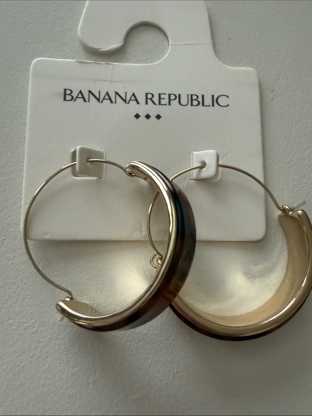 Banana Republic Gold Hoop Tortoise Shell Earrings with Dark Rim